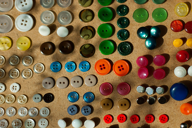 イタリア産ボタン入荷